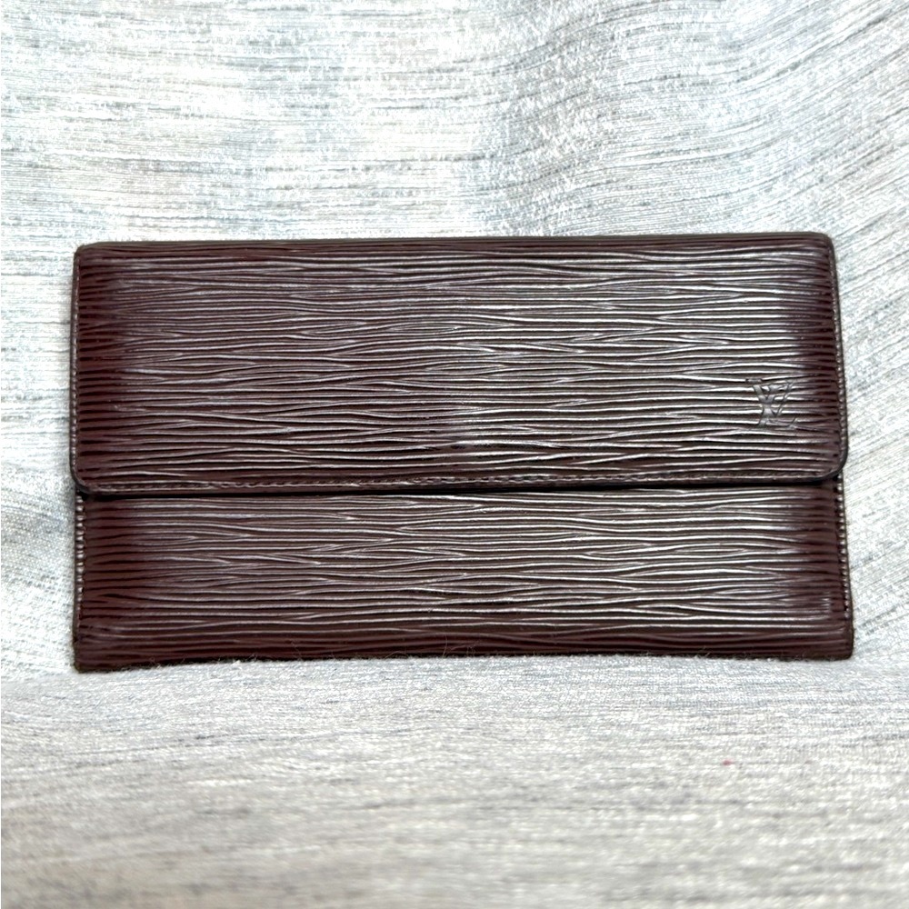 LOUIS VUITTON Monogram Epi Mocha Porte Tresor International